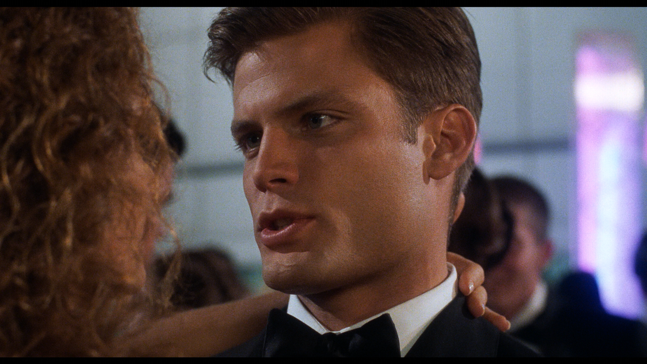 Starship.Troopers.1997.2160p.UHD.BDRemux.TrueHD.Atmos.7.1.HYBRID.DoVi.mkv_001519.353