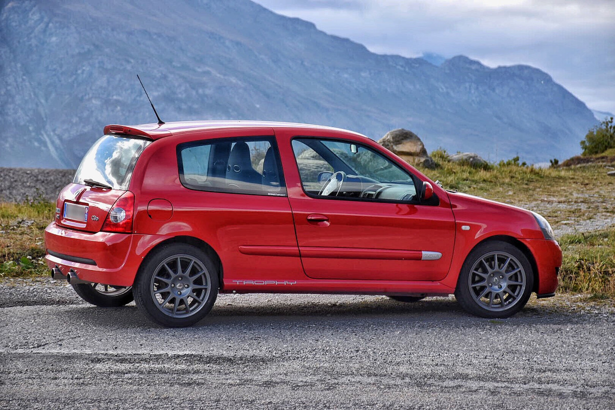 BA0CB7D3-0081-4537-B266-A221F52563B7