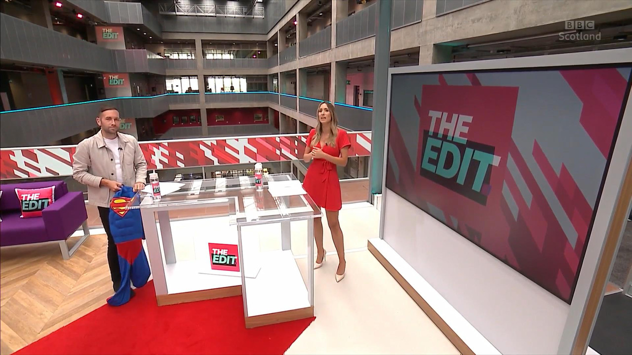 07.10 - 19.15.00 - The Edit  ᴺᵉʷ. Entertainment News And Chat With Am...-1.mp4_snapshot_05.49_[2021.