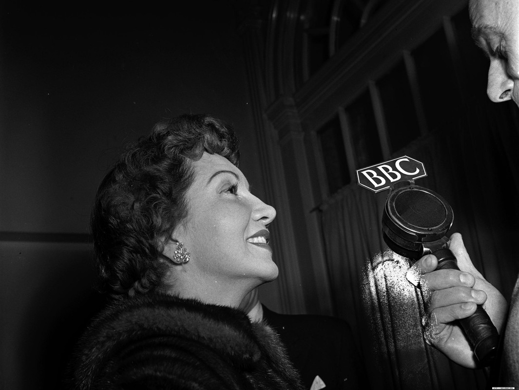 claudette_colbert_c47