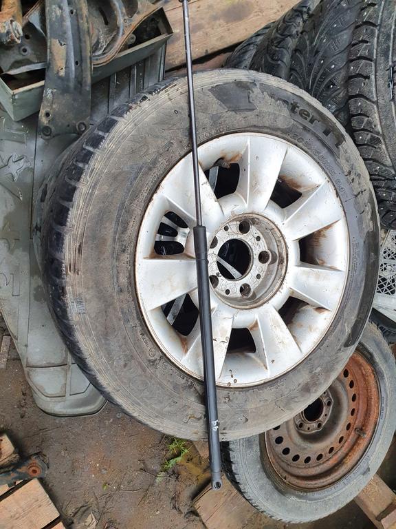 Амортизатор газовый задней двери