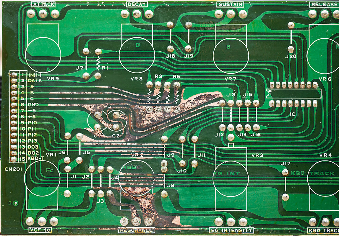 [Bild: korg-polysix-05.jpg]