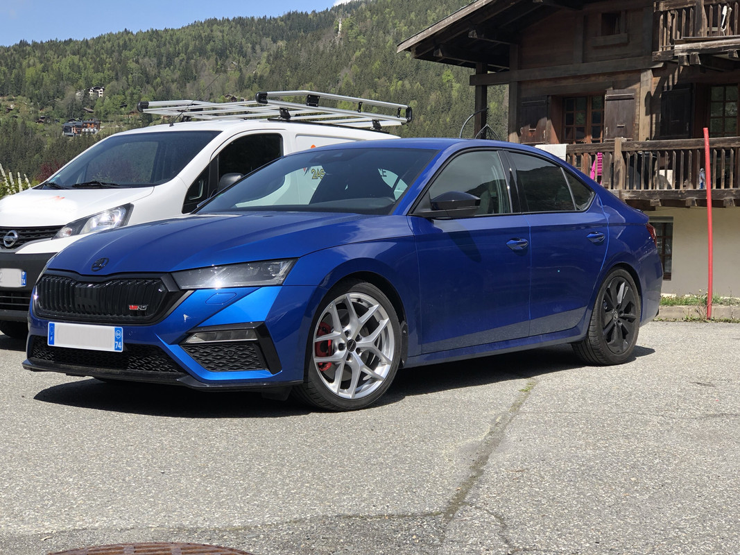 C590F14F-4095-4CFA-8027-31E4C65D965D