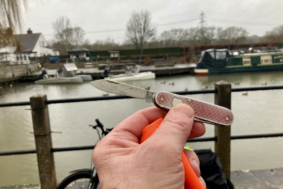 D2185DF4-FE03-4A4F-A2E6-30236FA2B058