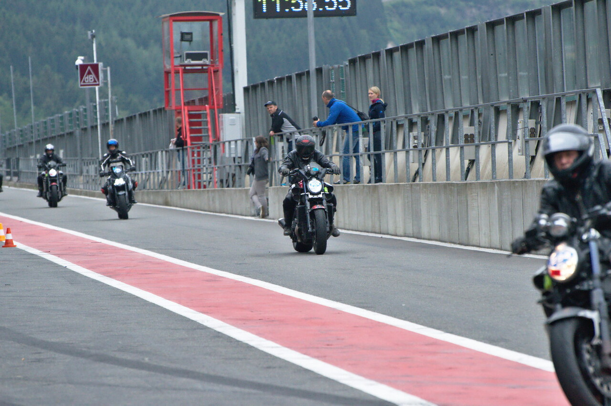 Une journée de roulage à SPA FRANCORCHAMPS - Page 2 R-DSC3233