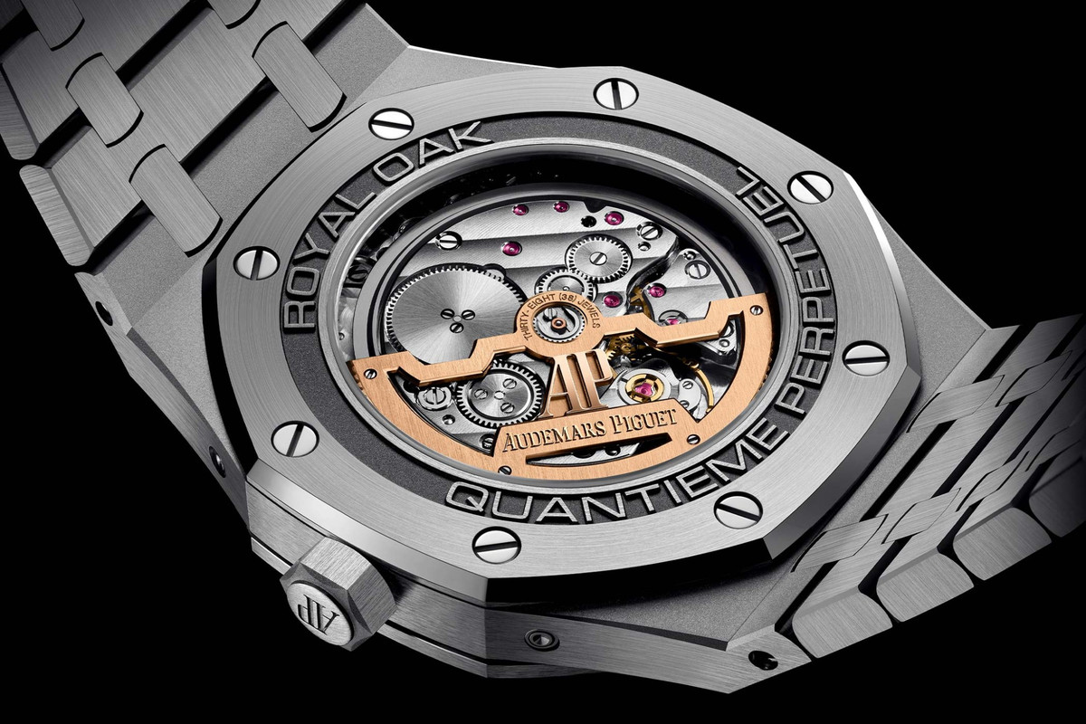 Audemars-Piguet-Royal-Oak-Perpetual-Calendar-41mm-steel-new-shade-of-blue-2021-26574ST.OO_.1220ST.03