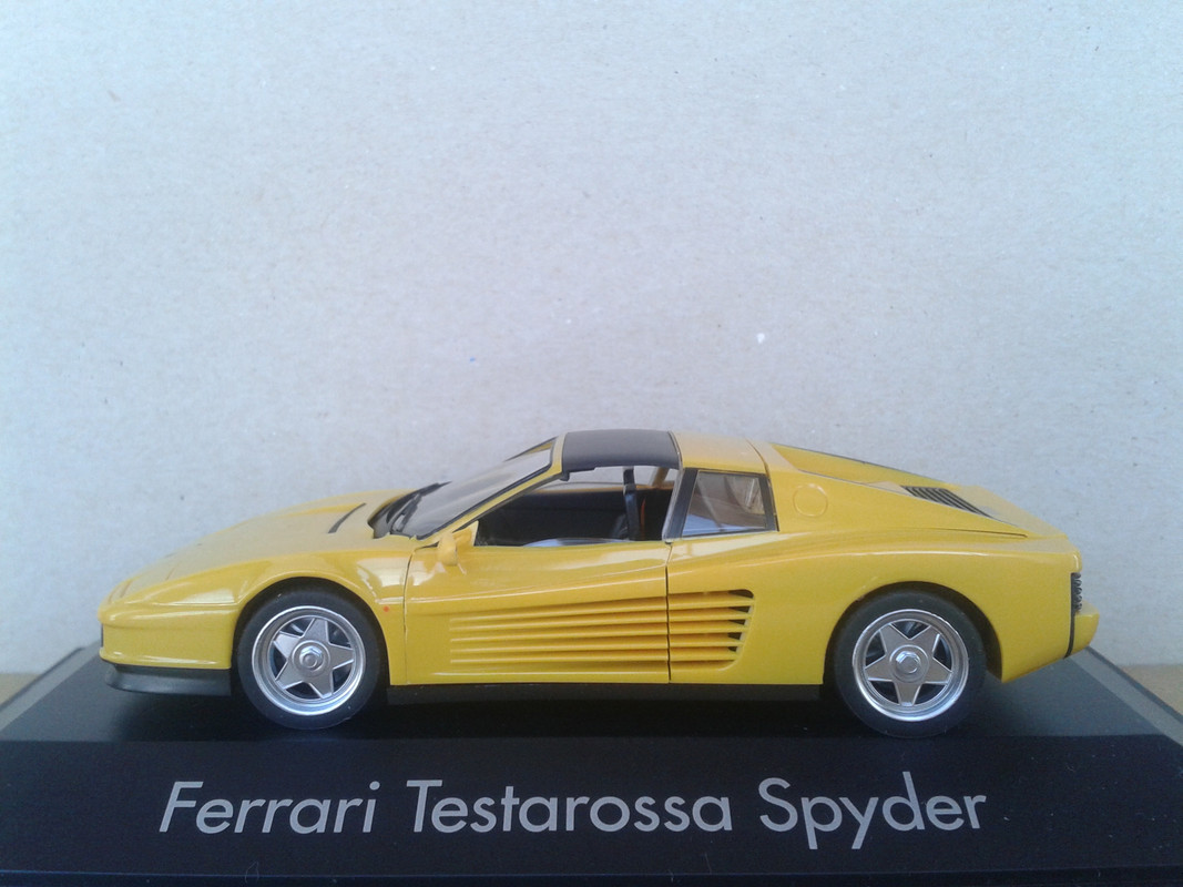 1986 Ferrari Testarossa GTS (Herpa) (10)