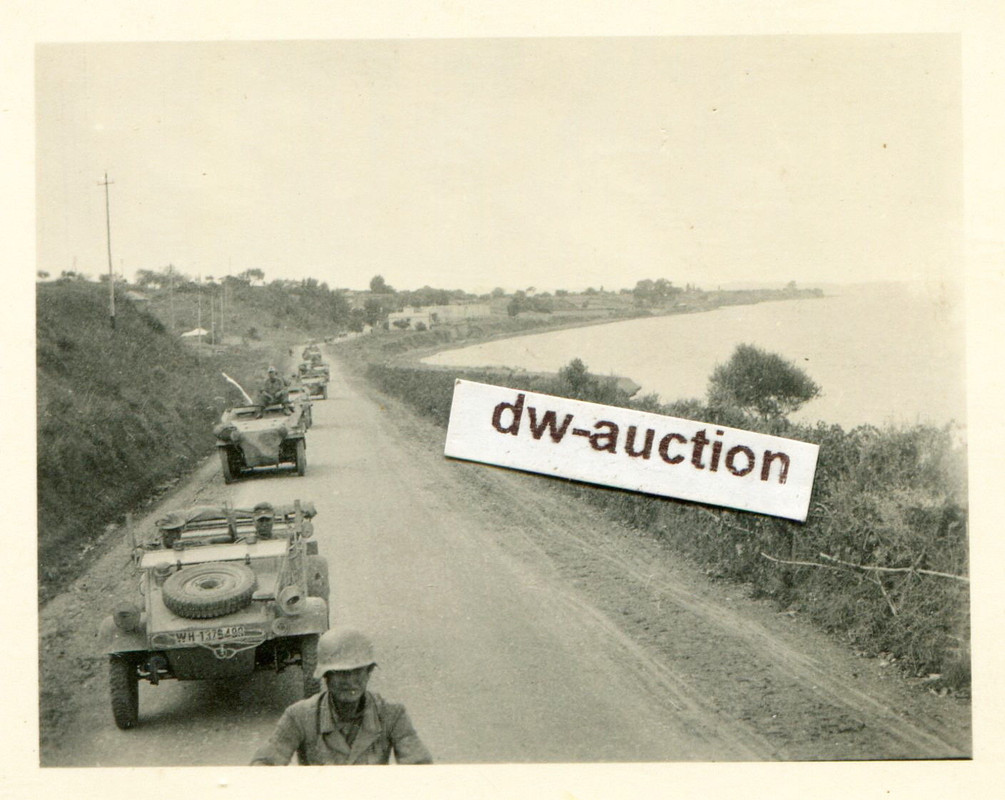 SdKfz Halbkette und Kübelwagen Panzer AA 1 mit T