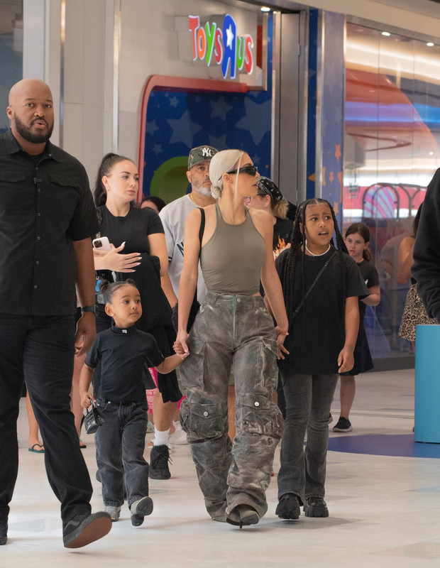 FC6944B3-94F4-4B28-9B35-9F492A30A062