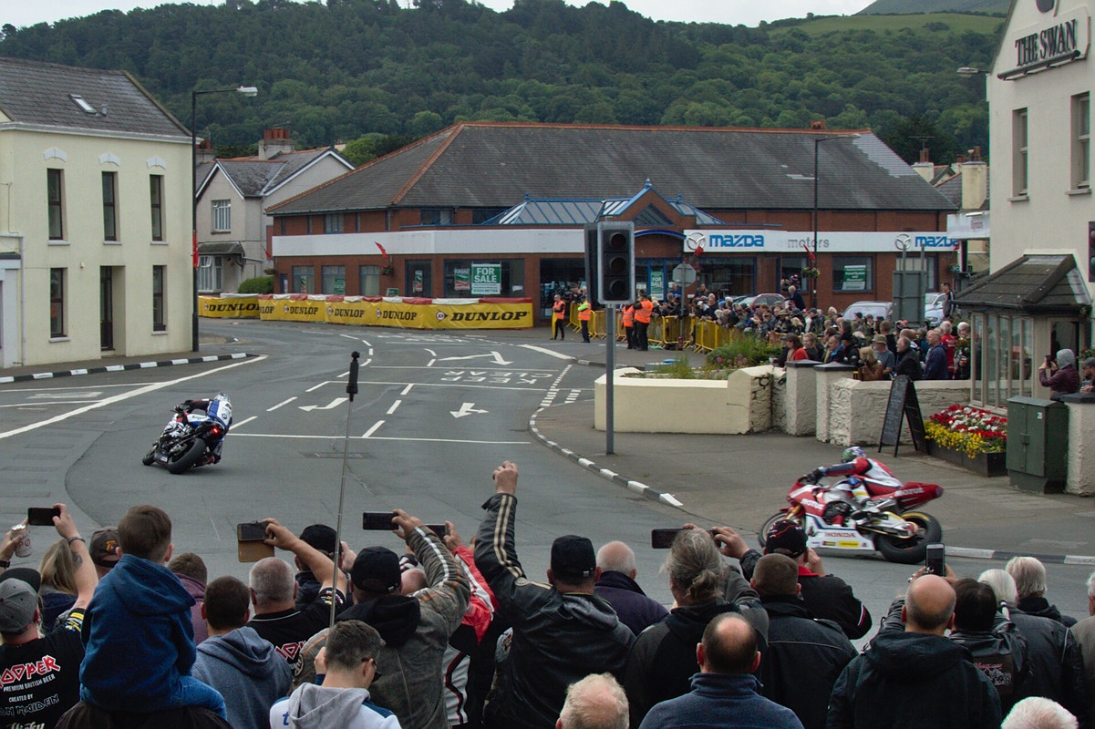 Vmax Tour 2019 au TT à l'île de Man R-DSC9721