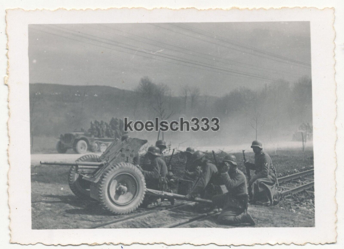 Foto 2. Panzer Division Wehrmacht Balkanfeldzug Panzerjäger 3,7cm PaK Halbkette