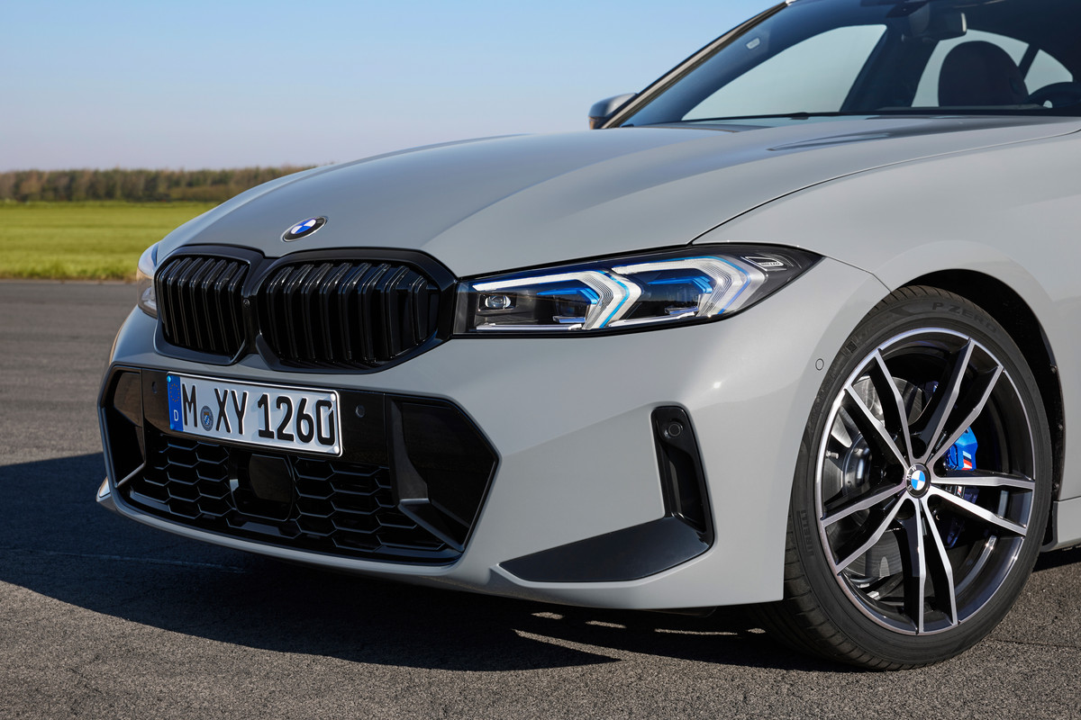 P90462532_highRes_the-new-bmw-3-series