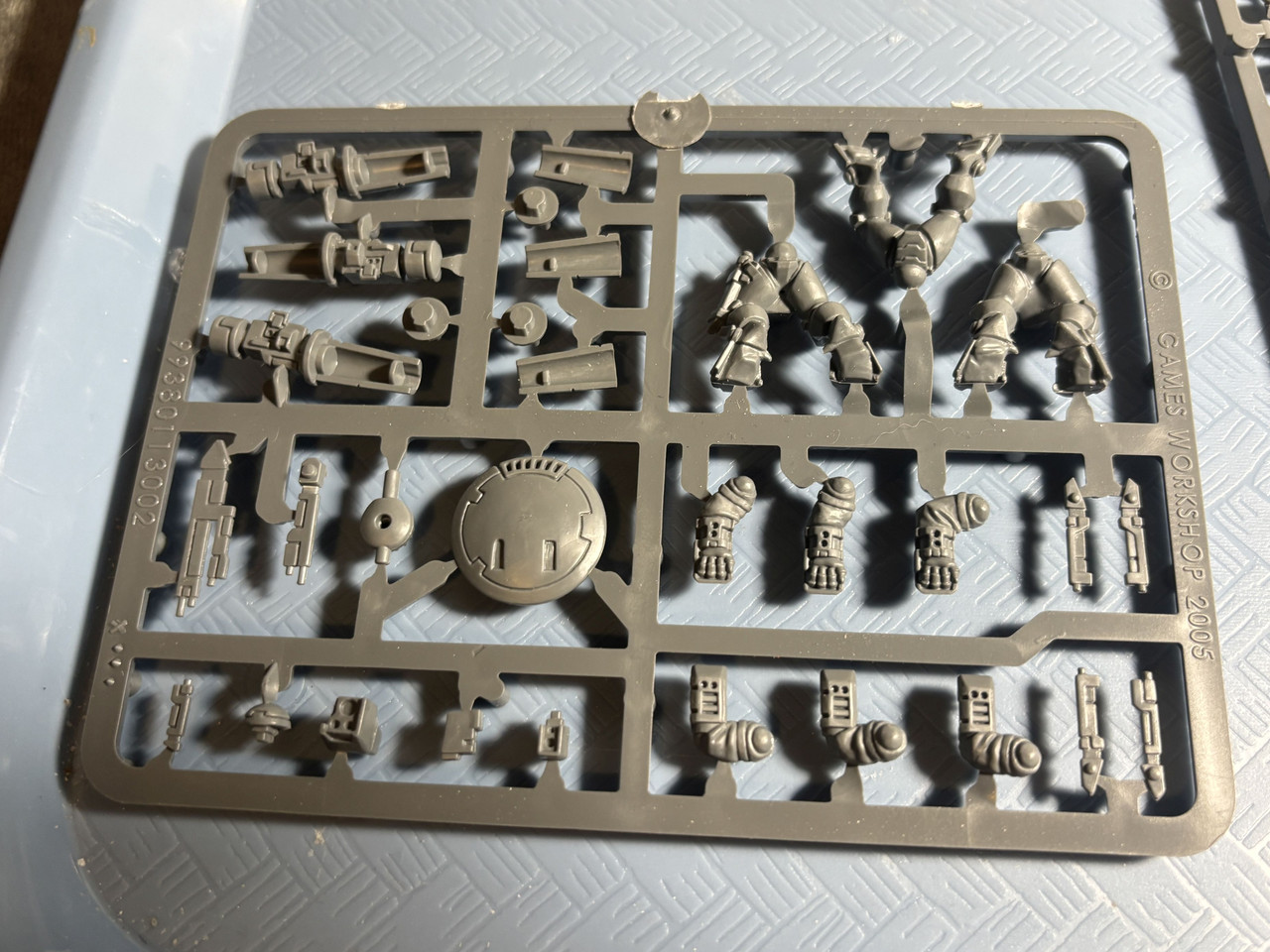 Tau Stealth Battlesuits 02