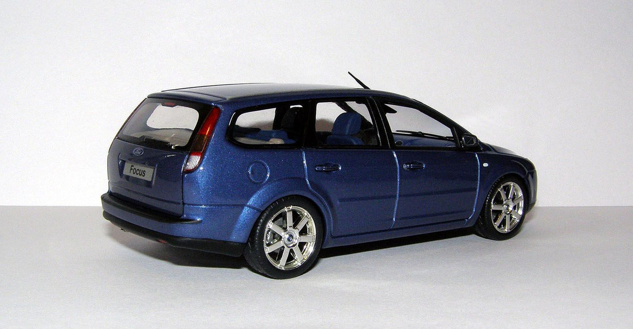 2005 Ford Focus Turnier (C307) (Minichamps #400 084012) 2