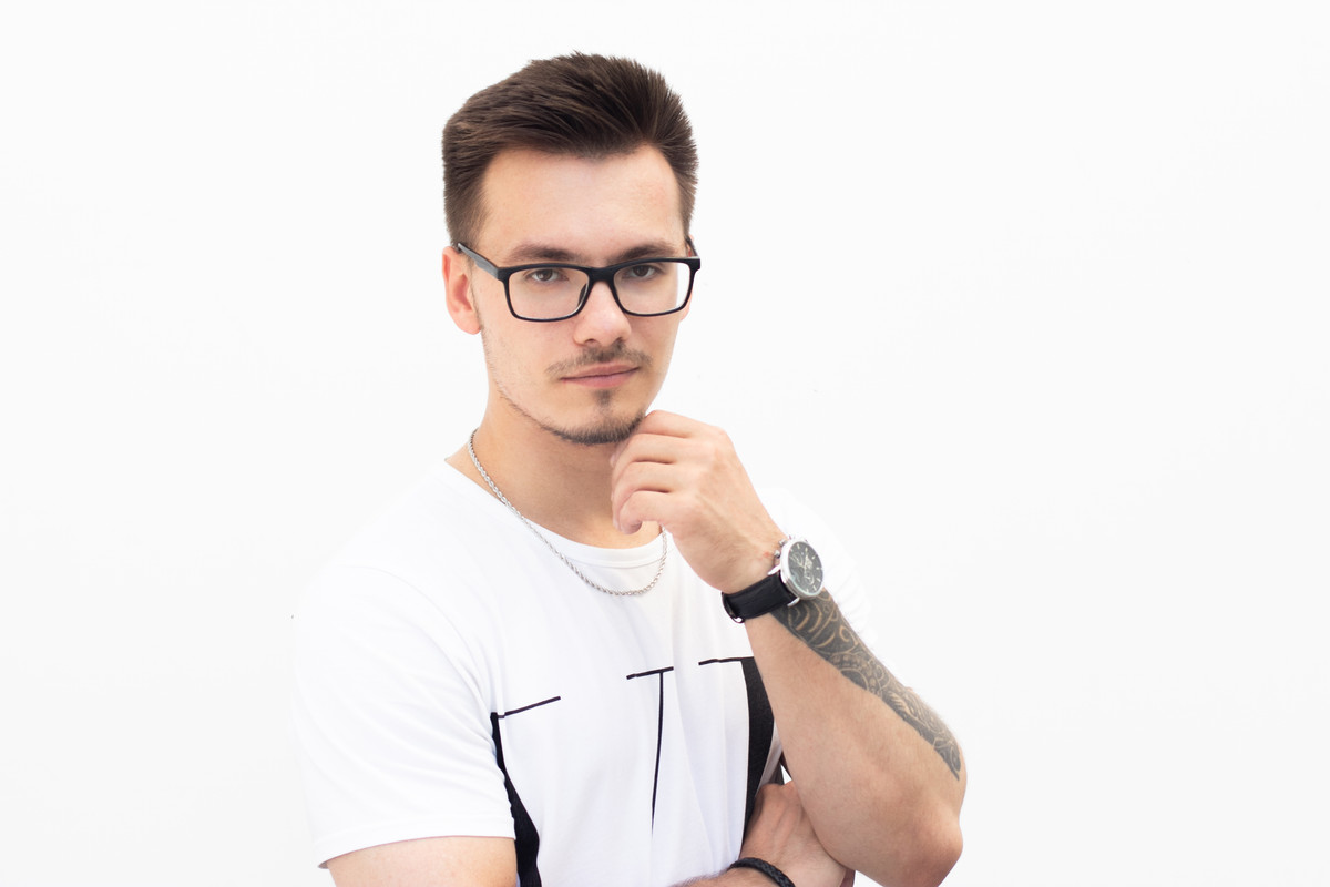 6923859F-EC74-42E5-B93C-9D57F4E72039