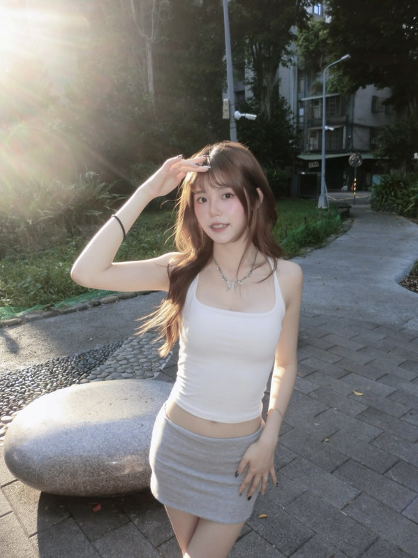 高雄巨蛋純欲系女大生寫真