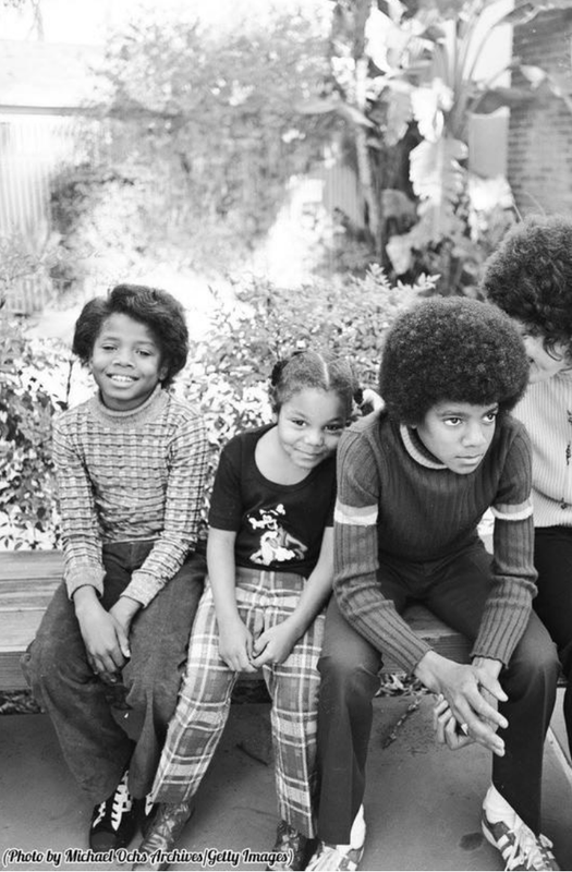 https://i.postimg.cc/nLn3hqzn/2021-11-13-02-jacksons-72.png