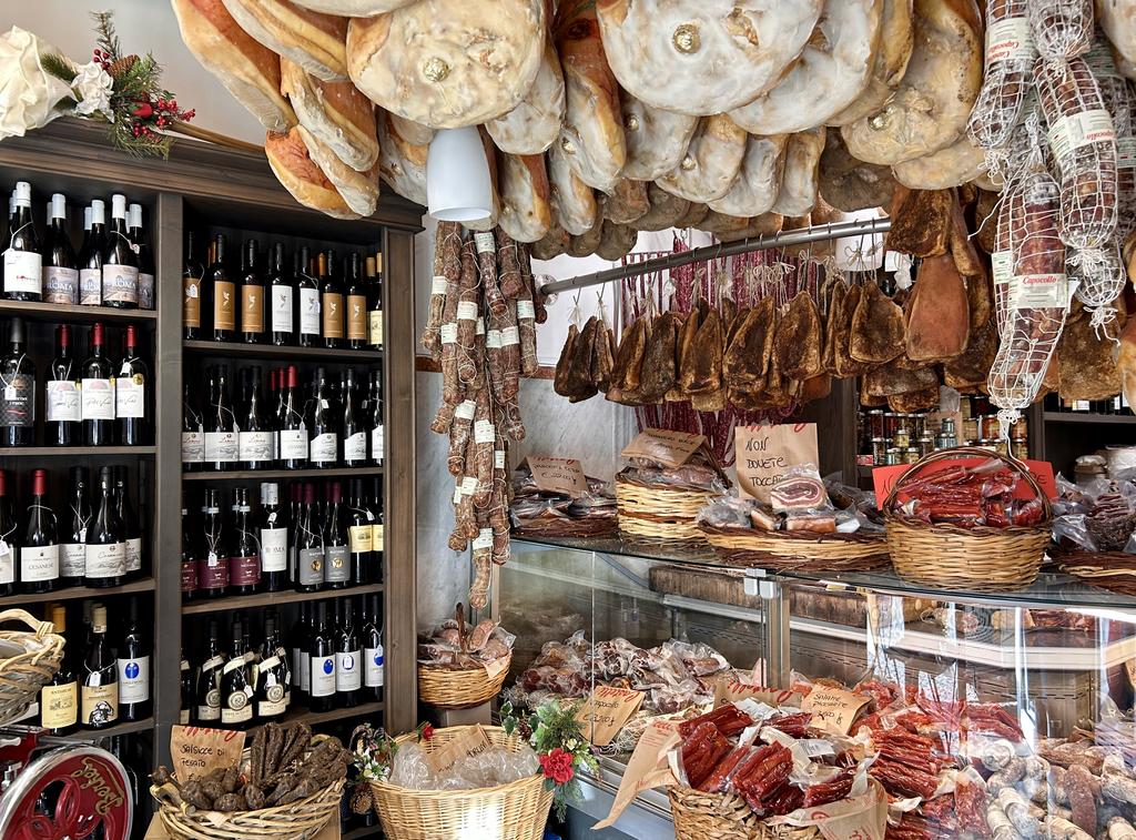 Жаркий сентябрь на побережье Тирренского моря.