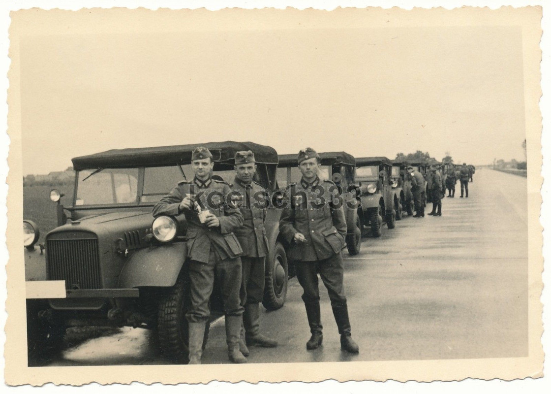 Einheits PKW Kfz. 2 Kübelwagen Werfer Reg. 55 Au