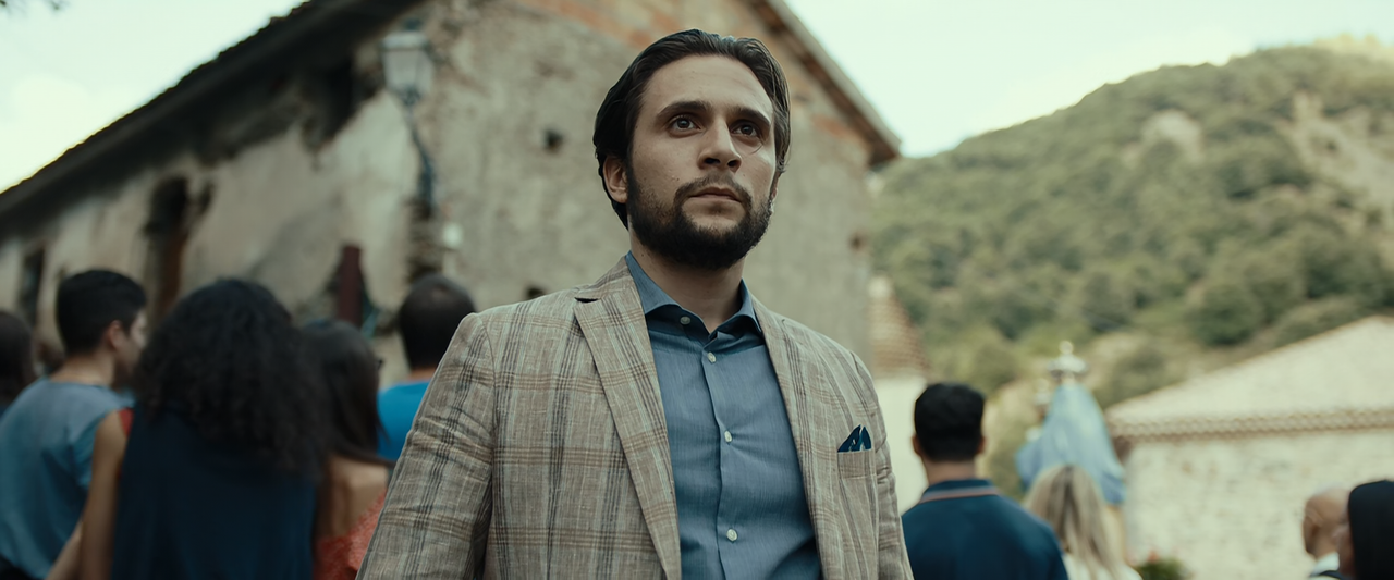 ZeroZeroZero.S01E01.The.Shipment.1080p.10bit.BluRay.AAC5.1.HEVC-Vyndros.mkv_snapshot_05.02_[2020.06.