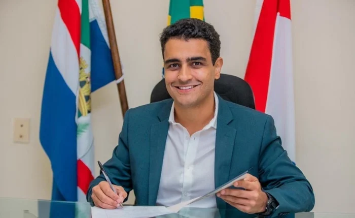 JHC lança pré-candidatura ao governo: "hora de Alagoas olhar para frente"
