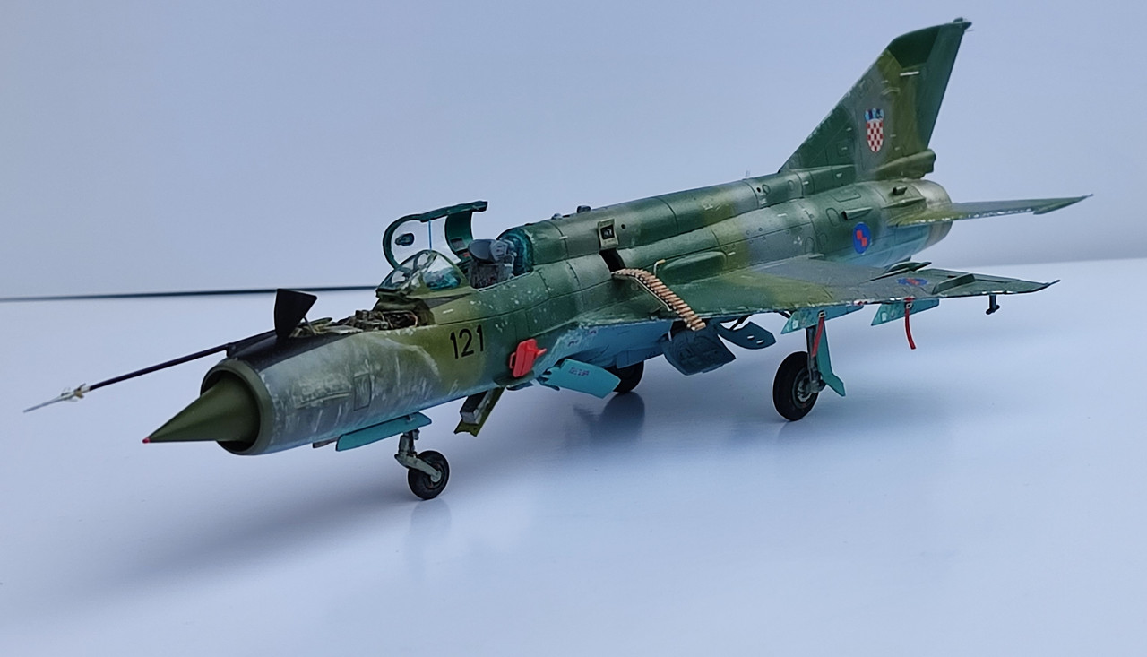 Mig-21bis HRZ 1-72 14