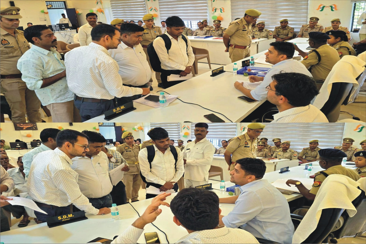 सम्पूर्ण समाधान दिवस के मौके पर विद्युत विभाग की शिकायतों को लेकर जिलाधिकारी हुए खफ़ा, कार्यशैली में सुधार लाए जाने के दिए निर्देश 