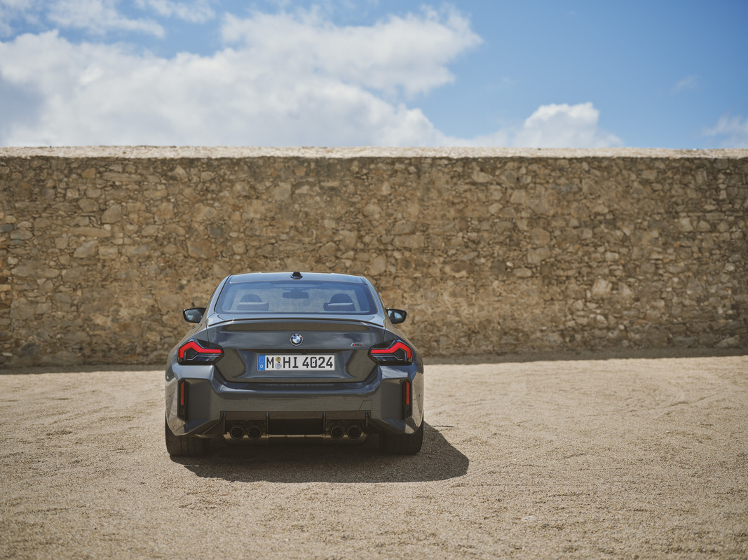 P90553498_highRes_der-neue-bmw-m2-06-2