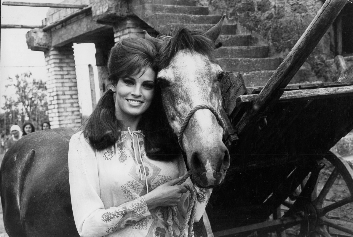 raquel_welch_e45