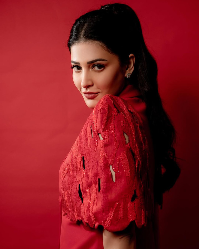 Bollywood Actress – Shruti Haasan (2025) Hindi Uncut Hot Short Film 720p Watch Online