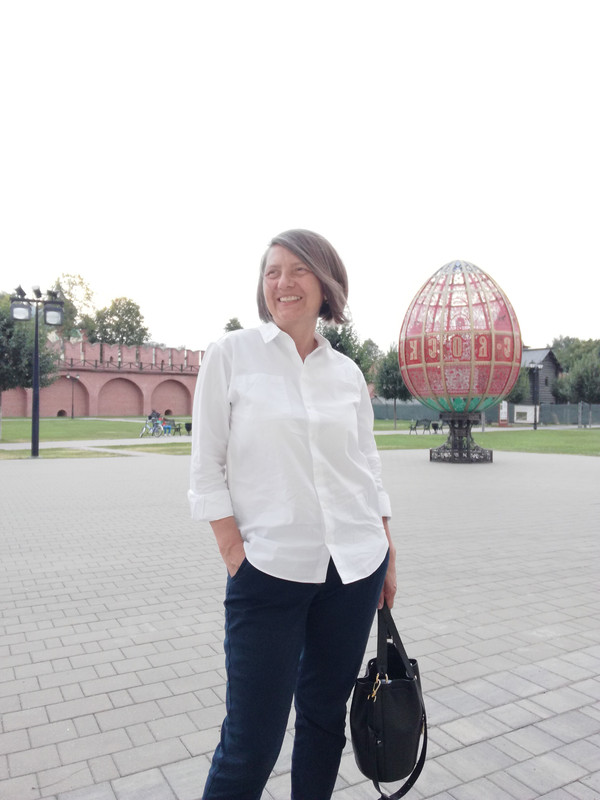 белая блузка