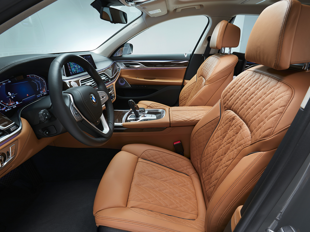 BMW 750 (17)