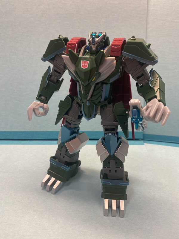 Cyberverse-Ultra-Class-Thunderhowl-8