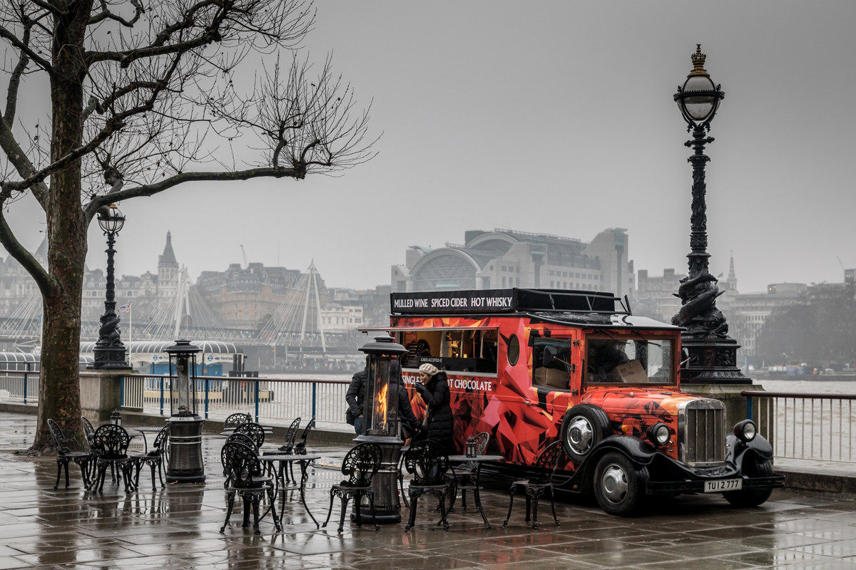 redlondononagreywetday.jpg