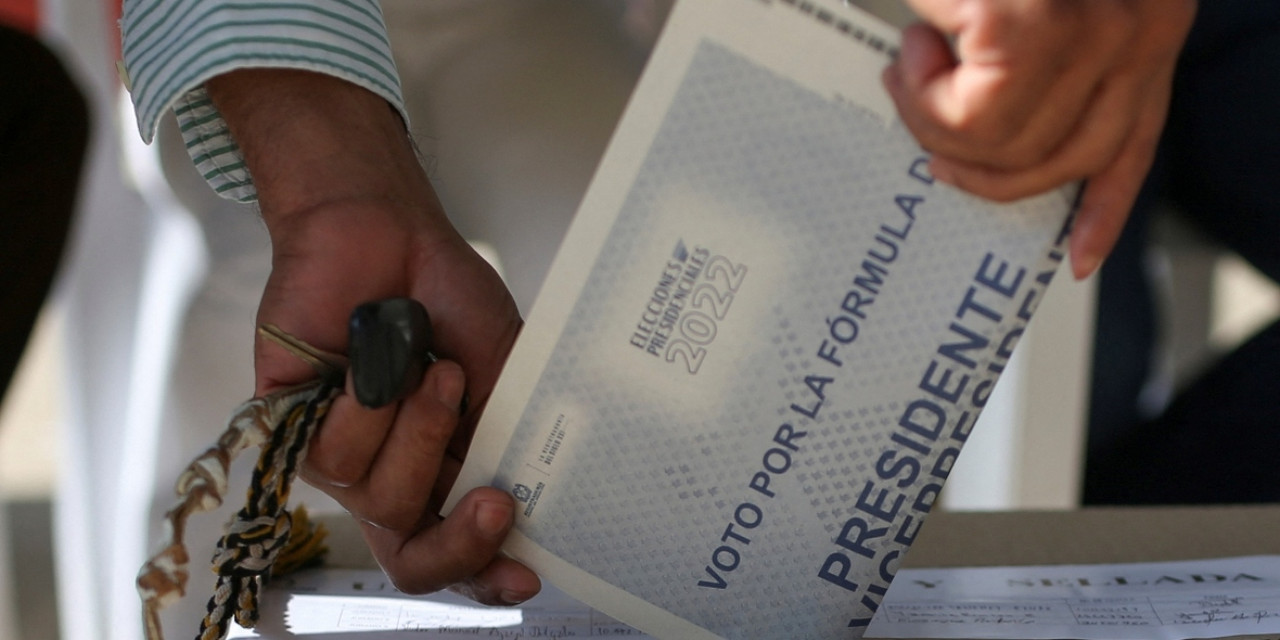 Elecciones Colombia, Gustavo y Rodolfo empatarían en la segunda vuelta