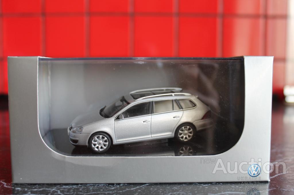 vw_golf_v_variant_autoart_1_43 (1)