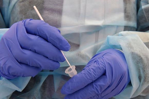 Científicos de China dicen tener prueba COVID-19 que da resultados en 4 minutos