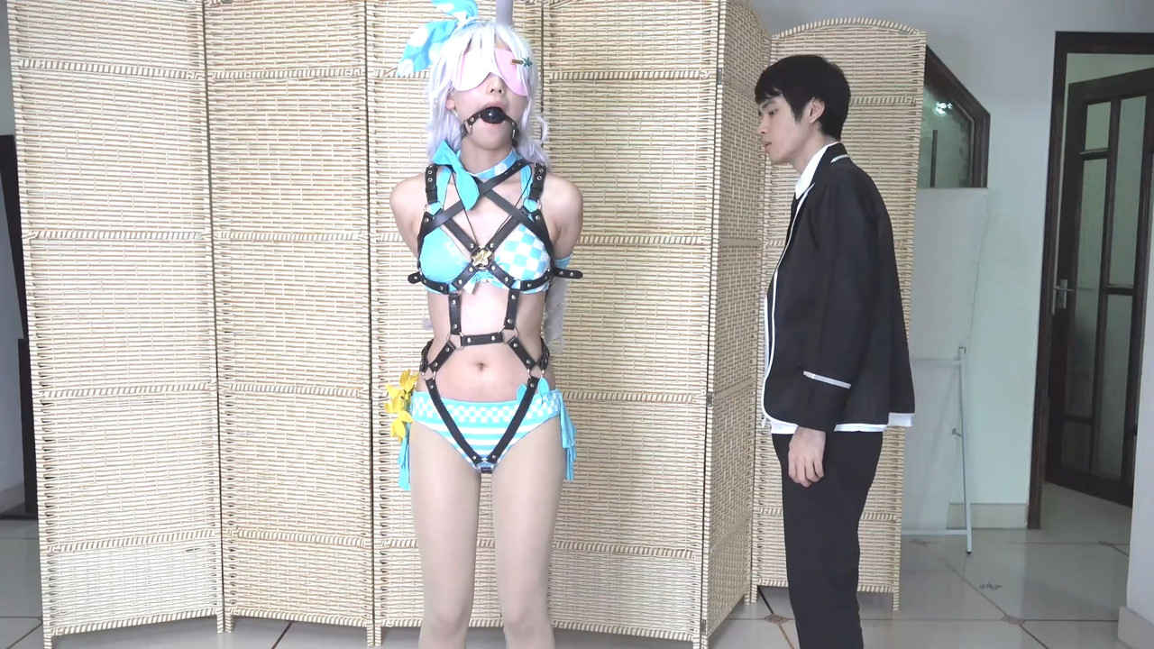cosplay 琪亚娜泳装吊绑 单手套.mp4_20191111_135506.030