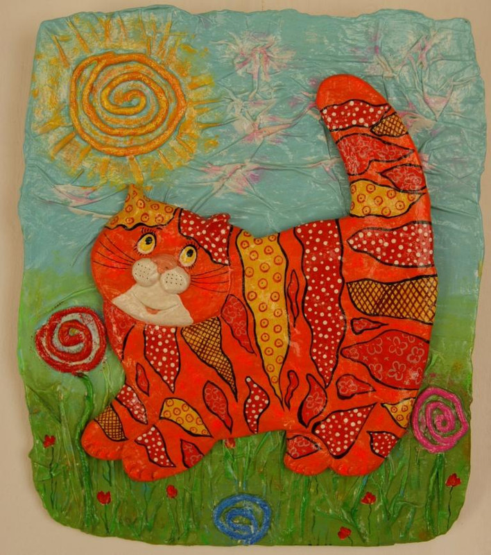 15-рыжий лоскутный кот на лугу