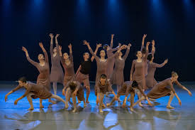 [Image: balletschool-pontesi.jpg]
