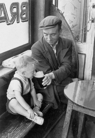 peoplevintageirishbeerchild.jpg