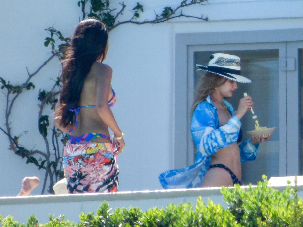 Gigi-Hadid-Bella-Hadid-Sexy-The-Fapp-7