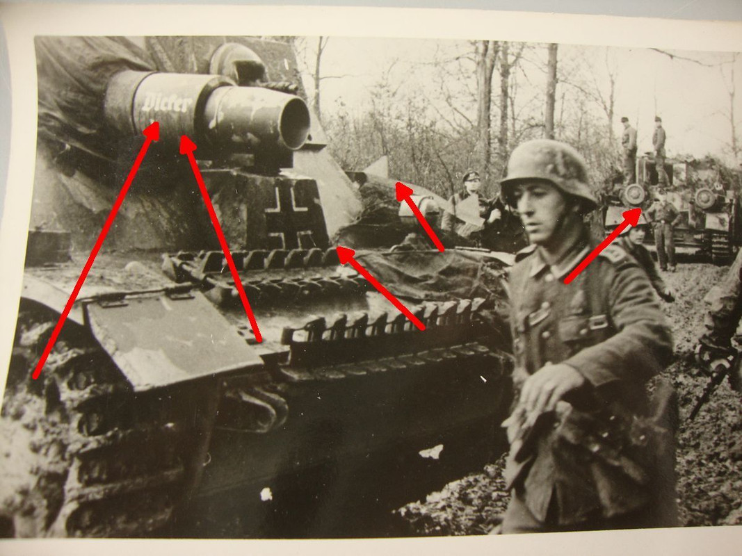 STURMPANZER IV, BRUMMBÄR, Maling Kennung DICKER,