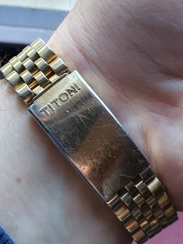 BF4C4C85-2468-4281-8FA7-AEC9293913E7