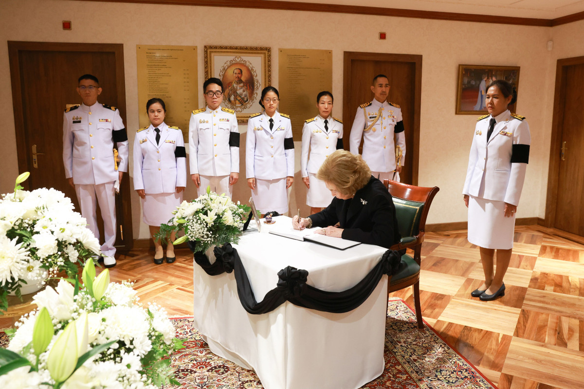 reina sofia condolencias tailandia 20251030 04