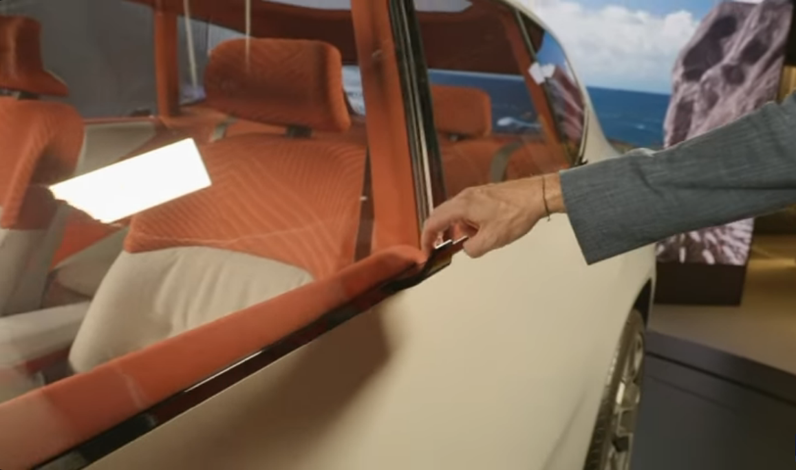 Screenshot-2024-03-21-at-16-58-43-BMW-Vision-Neue-Klasse-X-2025-Explained-by-Designer.png