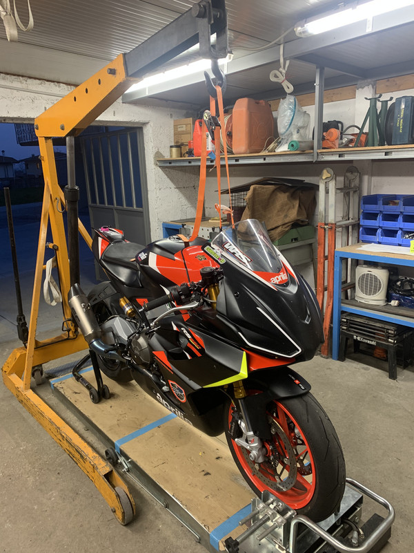 838120AF-A0F5-40B9-B05F-132BC78BD1FF