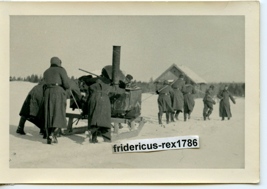 2 Foto s Ostfront Beob -Bat.Pz 331 6.Pz. Div. Winterschlacht 42 HKL Feldküche