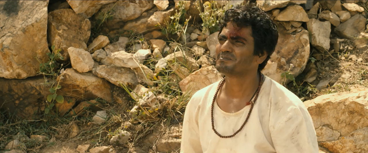 Manjhi: The Mountain Man 2015 WebRip [Hindi] 480p 720p ESub Screenshot
