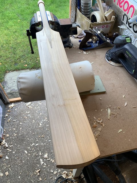 5CAF5B70-909E-4016-9F28-D8CB2FF32E5C